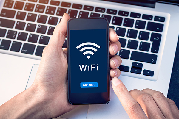 פרצת WiFi עלולה לאפשר להאקרים לרוקן את סוללות המכשיר