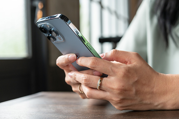 משתמשי אייפון מוצפים בספאם באמצעות הודעות בלוטות'